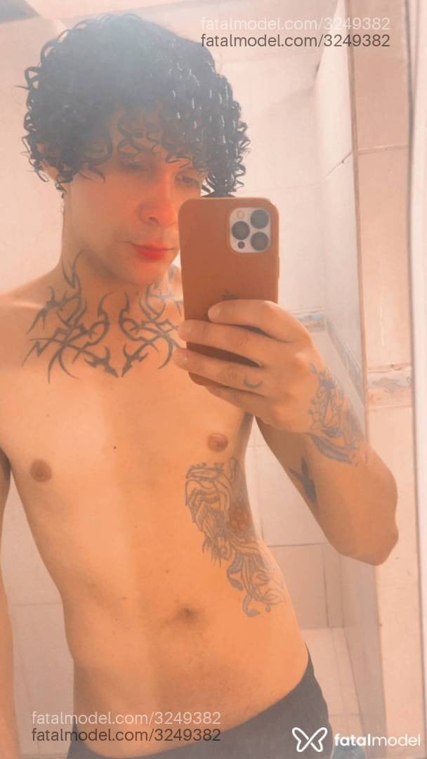 Acompanhante homem morena (o) de olhos castanhos - Dotadogui