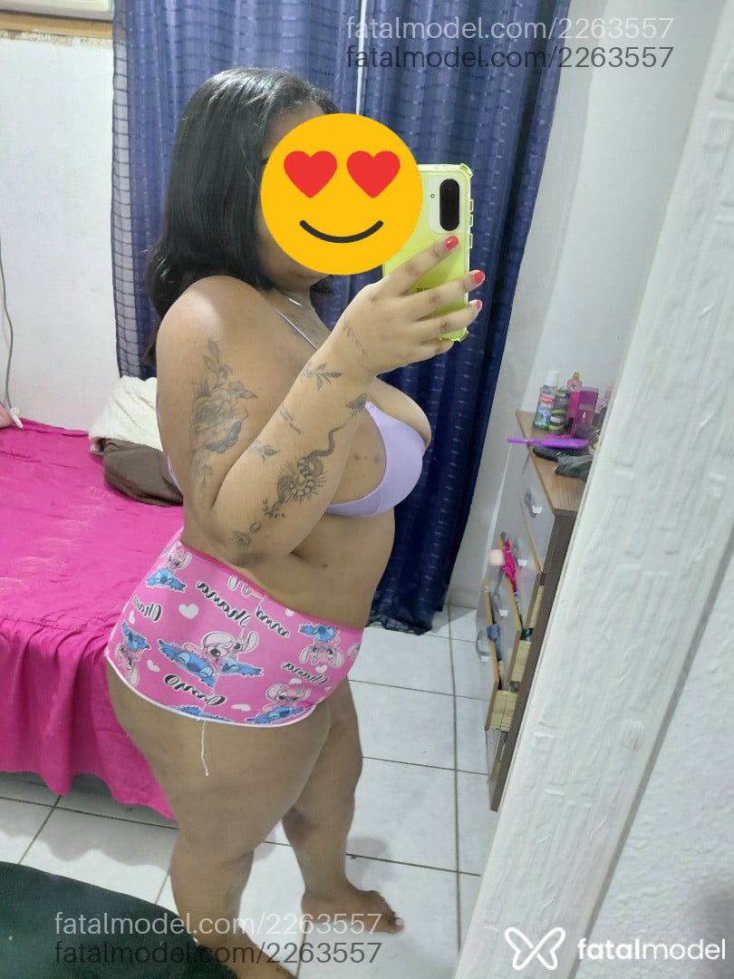 Acompanhante mulher com cabelo castanho de olhos pretos - Jenny