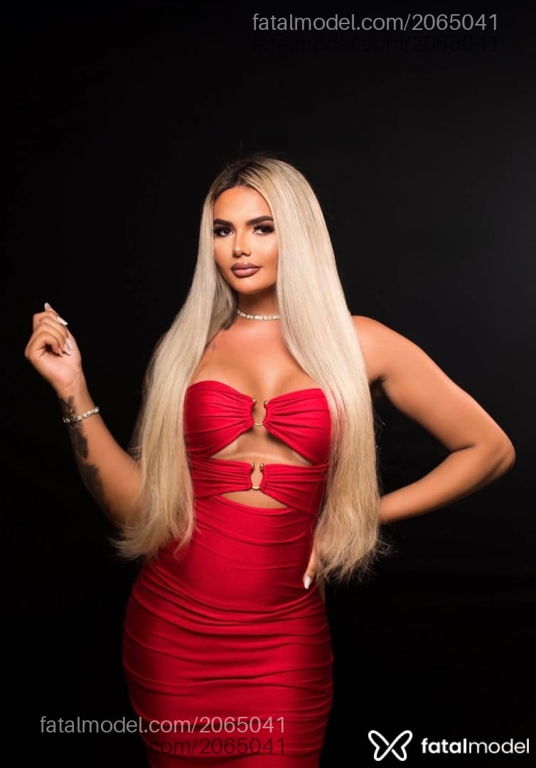 Acompanhante mulher trans loira (o) de olhos castanhos - Bruna Monteiro