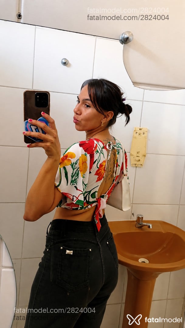 Acompanhante mulher morena (o) de olhos castanhos - Angel