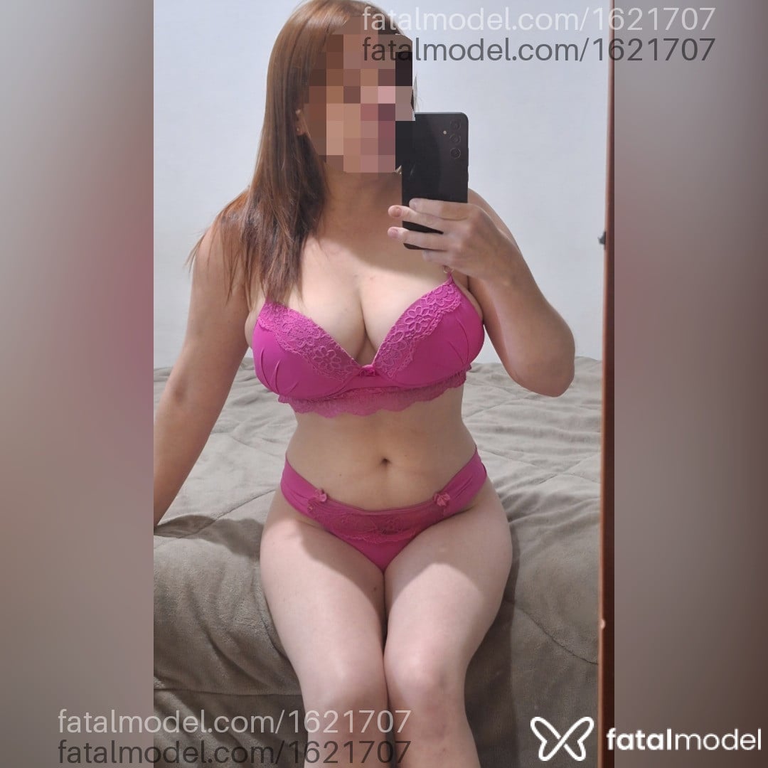 Acompanhante mulher ruiva (o) de olhos castanhos - Gabrielly Padilha