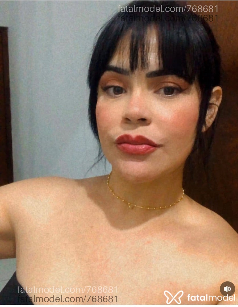 Acompanhante mulher morena (o) de olhos pretos - PRISCILLA