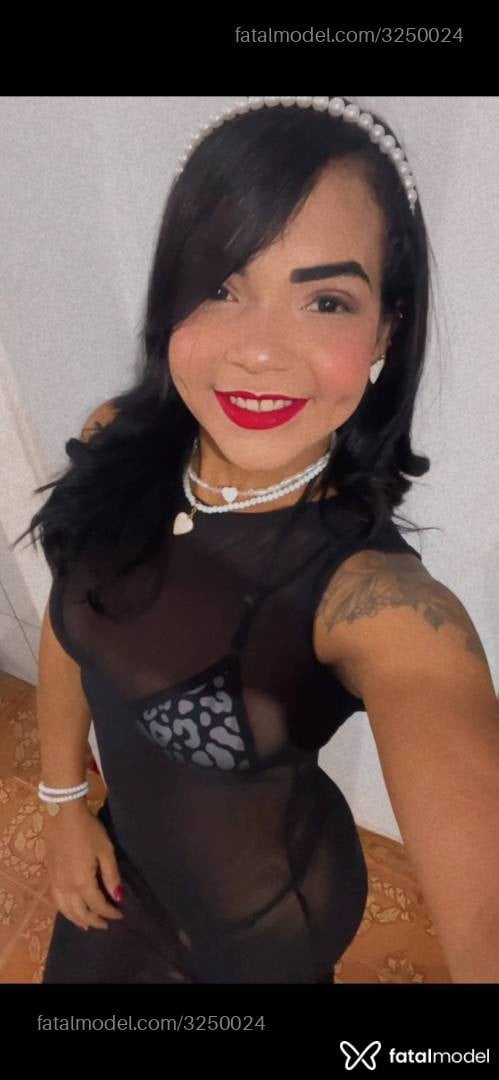 Acompanhante mulher morena (o) de olhos pretos - Carolzinha