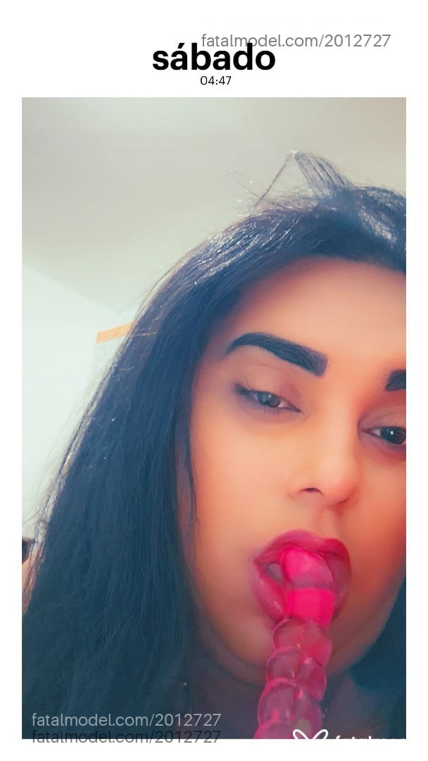 Acompanhante mulher trans morena (o) de olhos castanhos - Bruna
