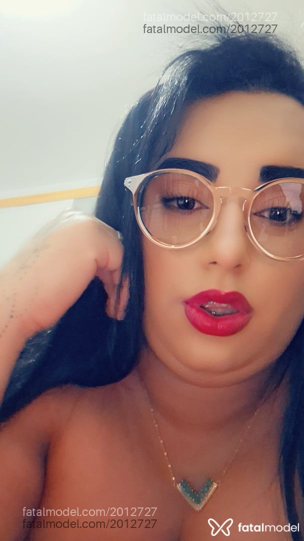Acompanhante mulher trans morena (o) de olhos castanhos - Bruna
