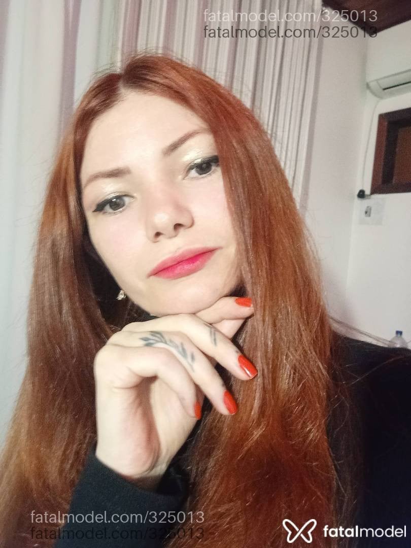 Acompanhante mulher ruiva (o) de olhos pretos - PAOLA