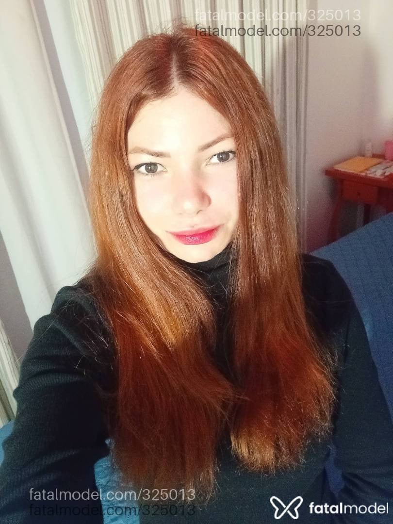 Acompanhante mulher ruiva (o) de olhos pretos - PAOLA