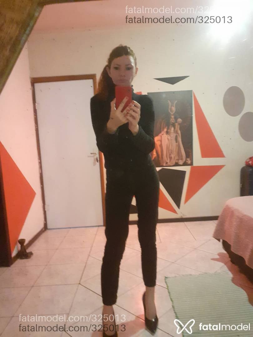 Acompanhante mulher ruiva (o) de olhos pretos - PAOLA