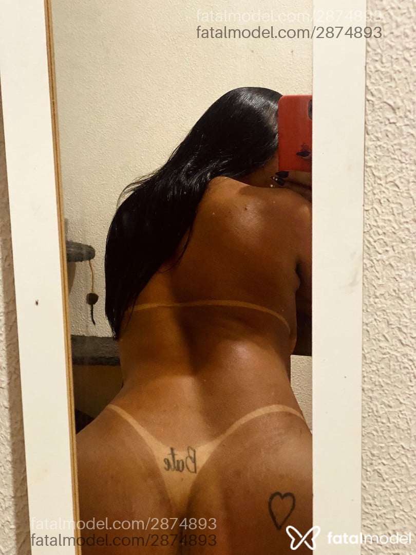 Acompanhante mulher com cabelo castanho de olhos castanhos - Mia Martin