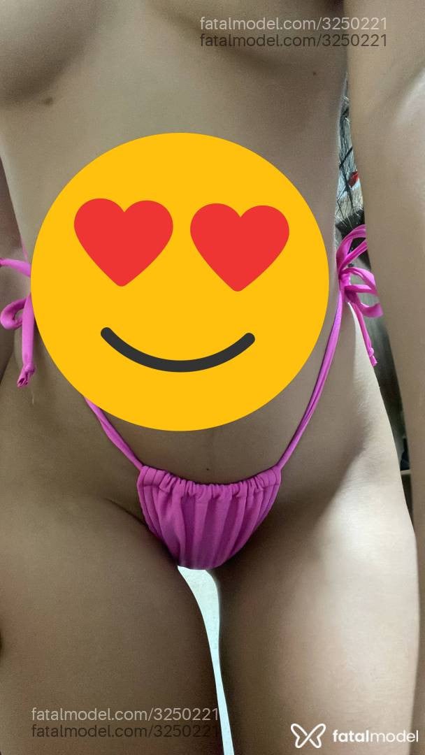 Acompanhante mulher morena (o) de olhos pretos em Goiânia - Julia