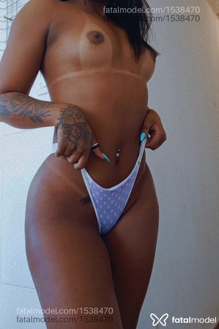Acompanhante mulher morena (o) de olhos castanhos - Bia Souza