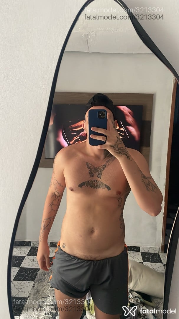 Acompanhante homem com cabelo castanho de olhos castanhos - Tuhtxl