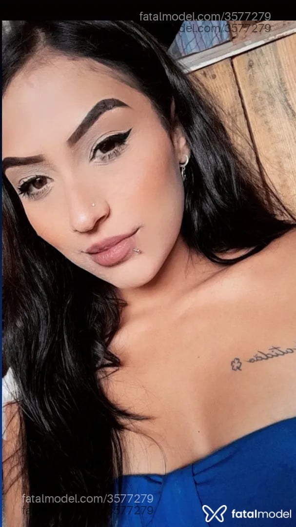 Acompanhante mulher morena (o) de olhos castanhos - Mônica