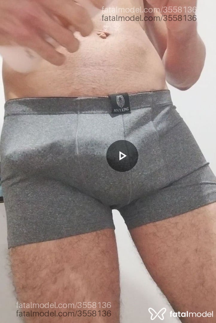 Acompanhante homem com cabelo grisalho de olhos castanhos - Ttheuz