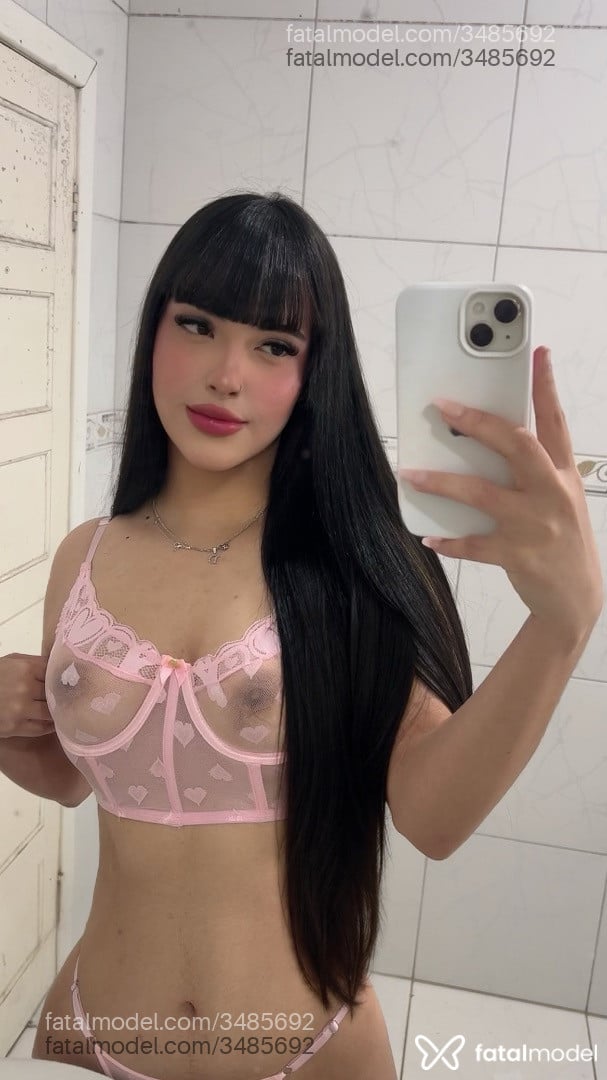 Acompanhante mulher morena (o) de olhos pretos - Japacama