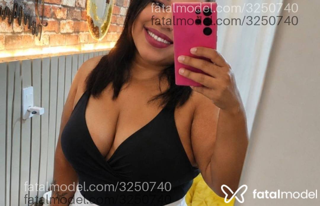 Acompanhante mulher morena (o) de olhos castanhos - Carol