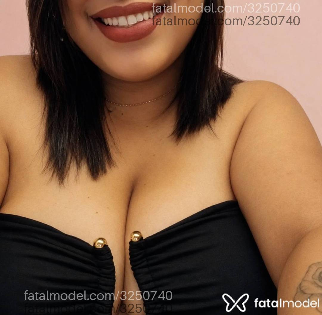Acompanhante mulher morena (o) de olhos castanhos - Carol Acompanhante mulher morena (o) de olhos castanhos - Carol
