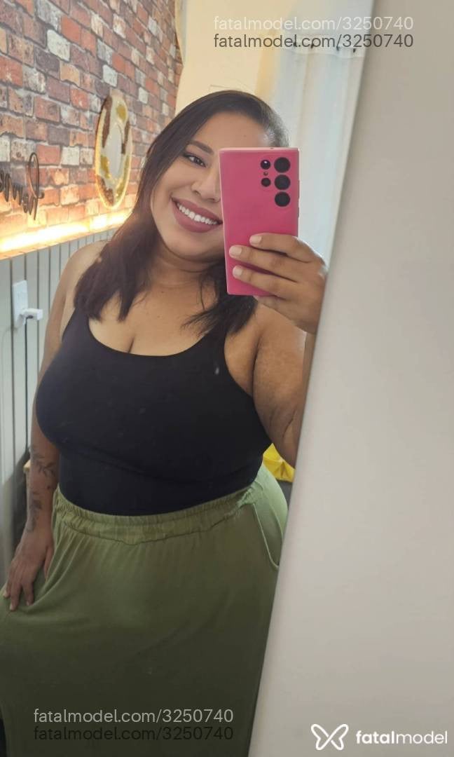 Acompanhante mulher morena (o) de olhos castanhos em Pelotas - Carol