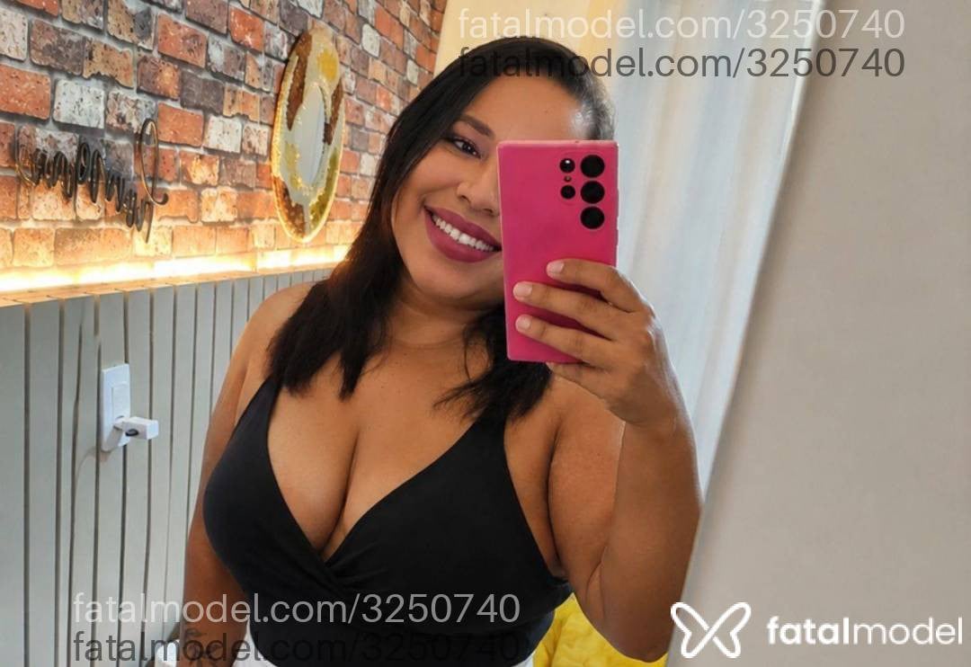 Acompanhante mulher morena (o) de olhos castanhos - Carol