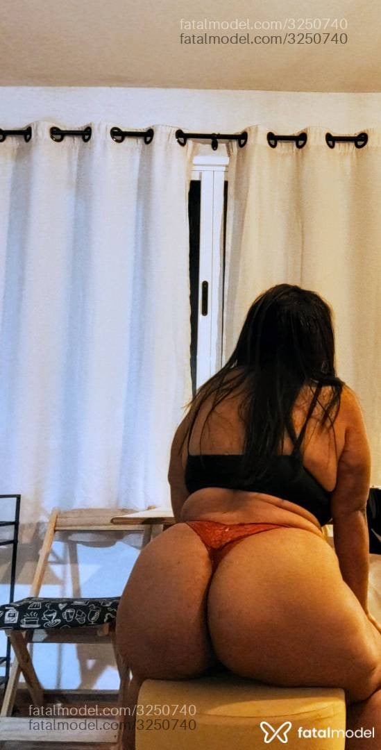 Acompanhante mulher morena (o) de olhos castanhos - Carol