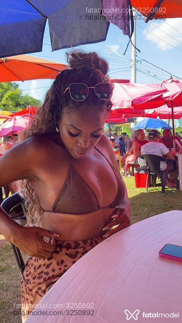 Acompanhante mulher ruiva (o) de olhos mel em Bragança Paulista - Beyonce