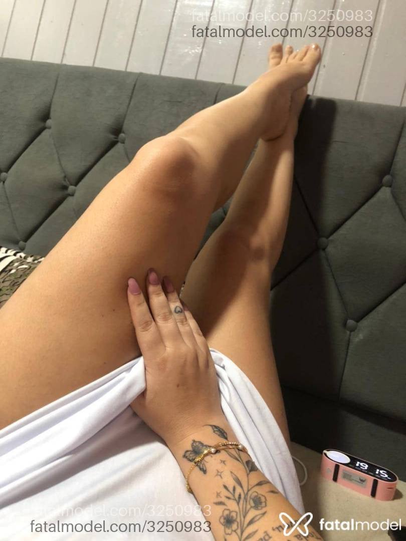 Acompanhante mulher morena (o) de olhos castanhos - Lana Lavarda Acompanhante mulher morena (o) de olhos castanhos - Lana Lavarda