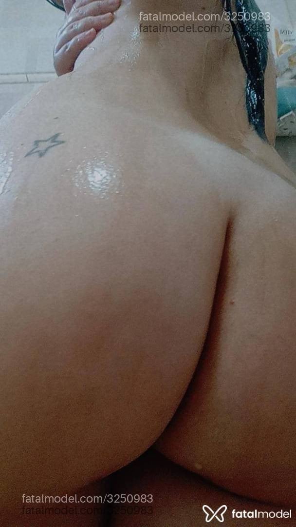 Acompanhante mulher morena (o) de olhos castanhos - Lana Lavarda
