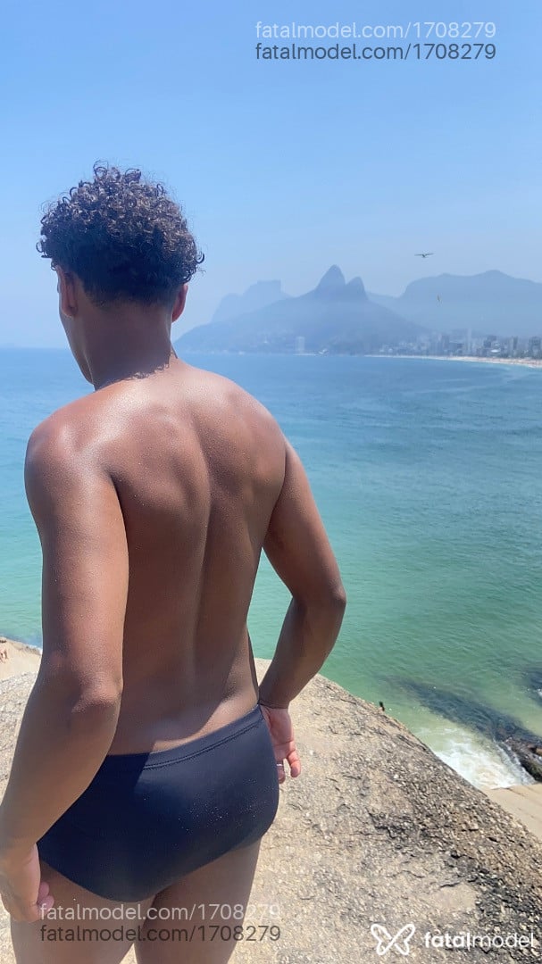 Acompanhante homem morena (o) de olhos mel - Miguel