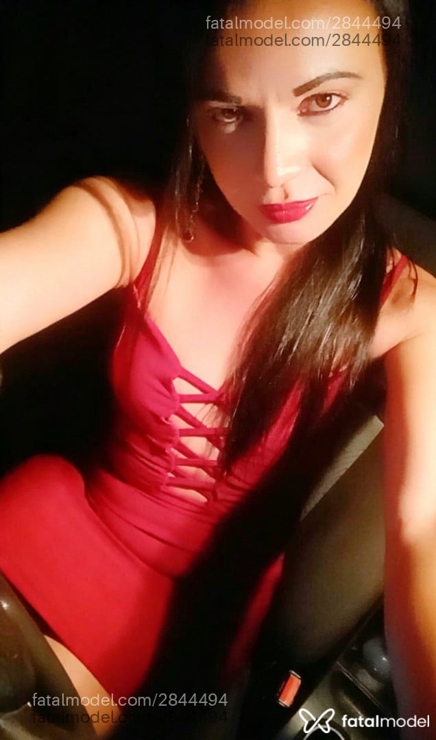 Acompanhante mulher trans morena (o) de olhos pretos - Amanda Morena