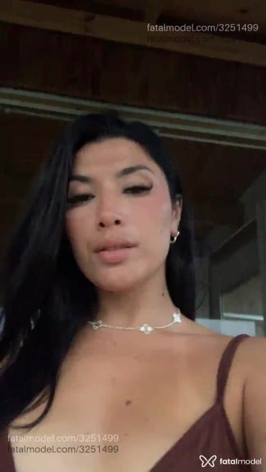 Acompanhante mulher morena (o) de olhos pretos em Rio de Janeiro Acompanhante mulher morena (o) de olhos pretos em Rio de Janeiro - Nicolly Hills