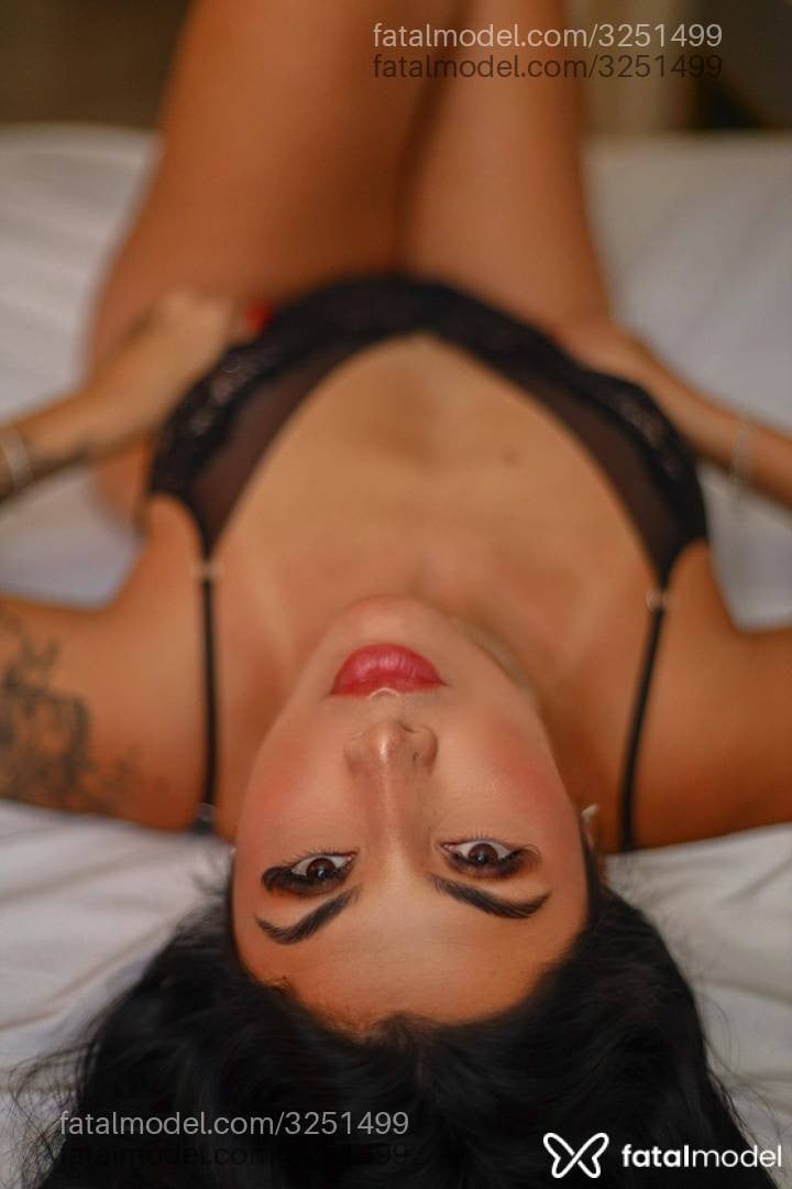 Acompanhante mulher morena (o) de olhos pretos - Bruna Acompanhante mulher morena (o) de olhos pretos - Bruna