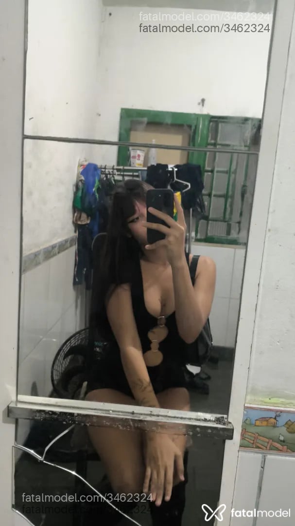 Acompanhante mulher trans com cabelo castanho de olhos castanhos - Maguedes