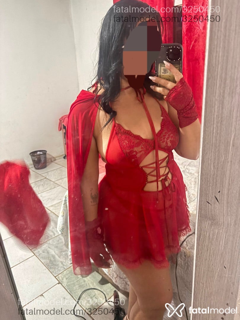 Acompanhante mulher morena (o) de olhos castanhos - Cristina