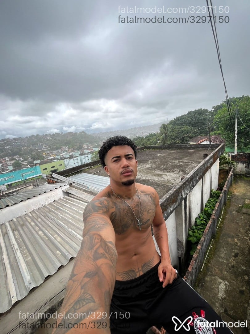 Acompanhante homem com cabelo castanho de olhos castanhos - Gabriel Souza