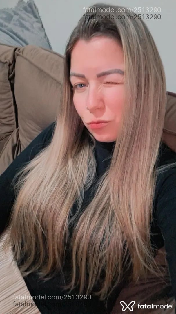 Acompanhante mulher loira (o) de olhos azuis - Loirinhamassagem