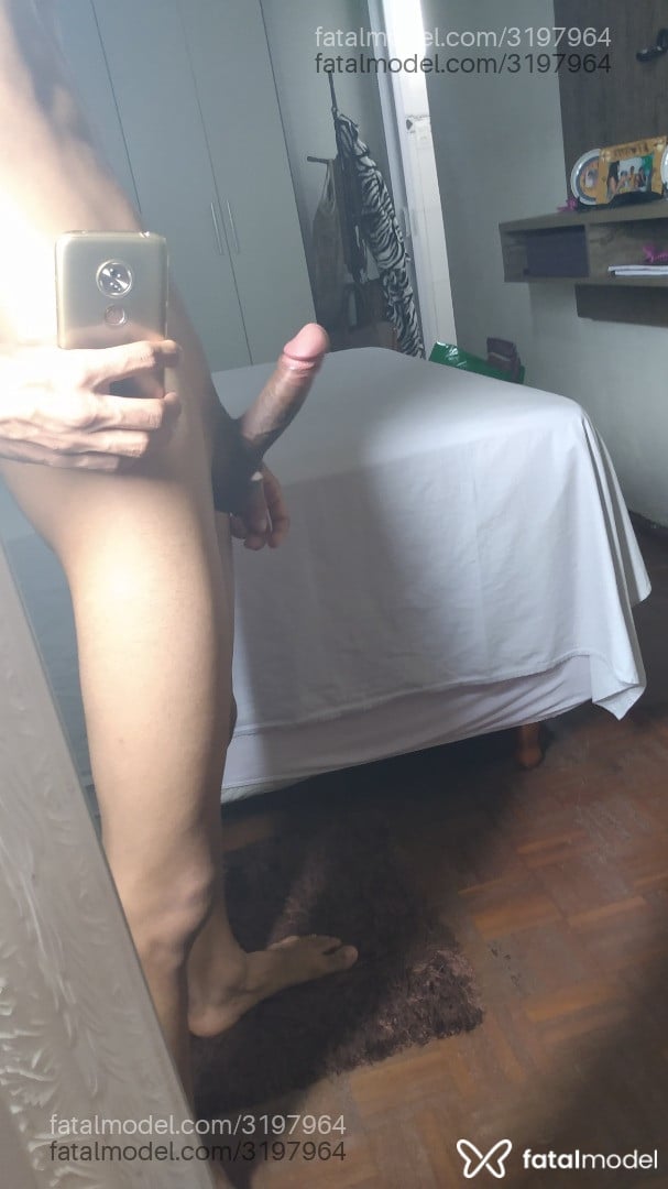 Acompanhante homem morena (o) de olhos pretos - Leandro