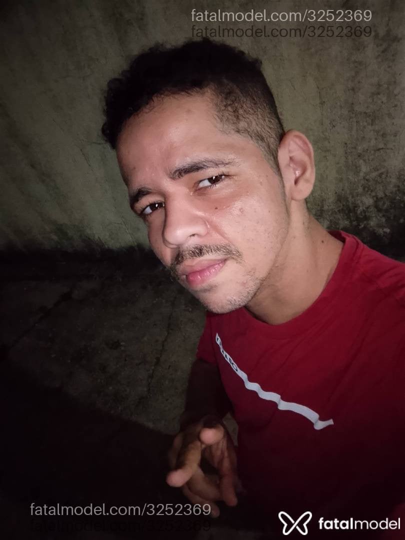 Acompanhante homem morena (o) de olhos castanhos - Zaell Acompanhante homem morena (o) de olhos castanhos - Zaell
