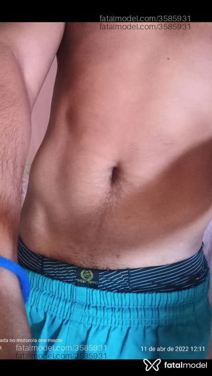 Acompanhante homem morena (o) de olhos pretos - Matth