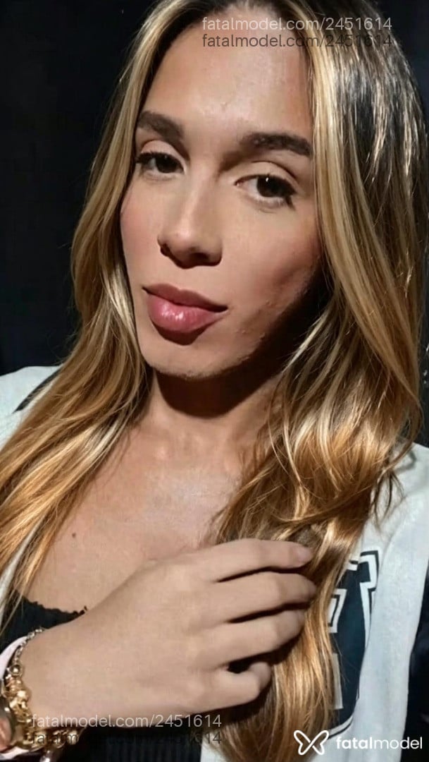 Acompanhante mulher trans loira (o) de olhos castanhos - Thammy Soares