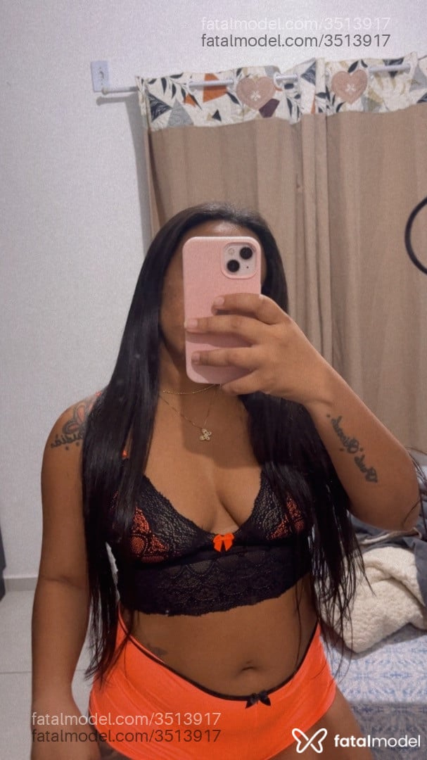 Acompanhante mulher morena (o) de olhos castanhos - Lorena