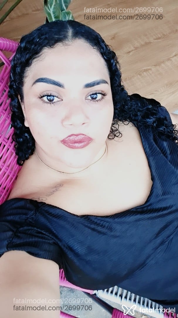 Acompanhante mulher morena (o) de olhos pretos - Elaynne