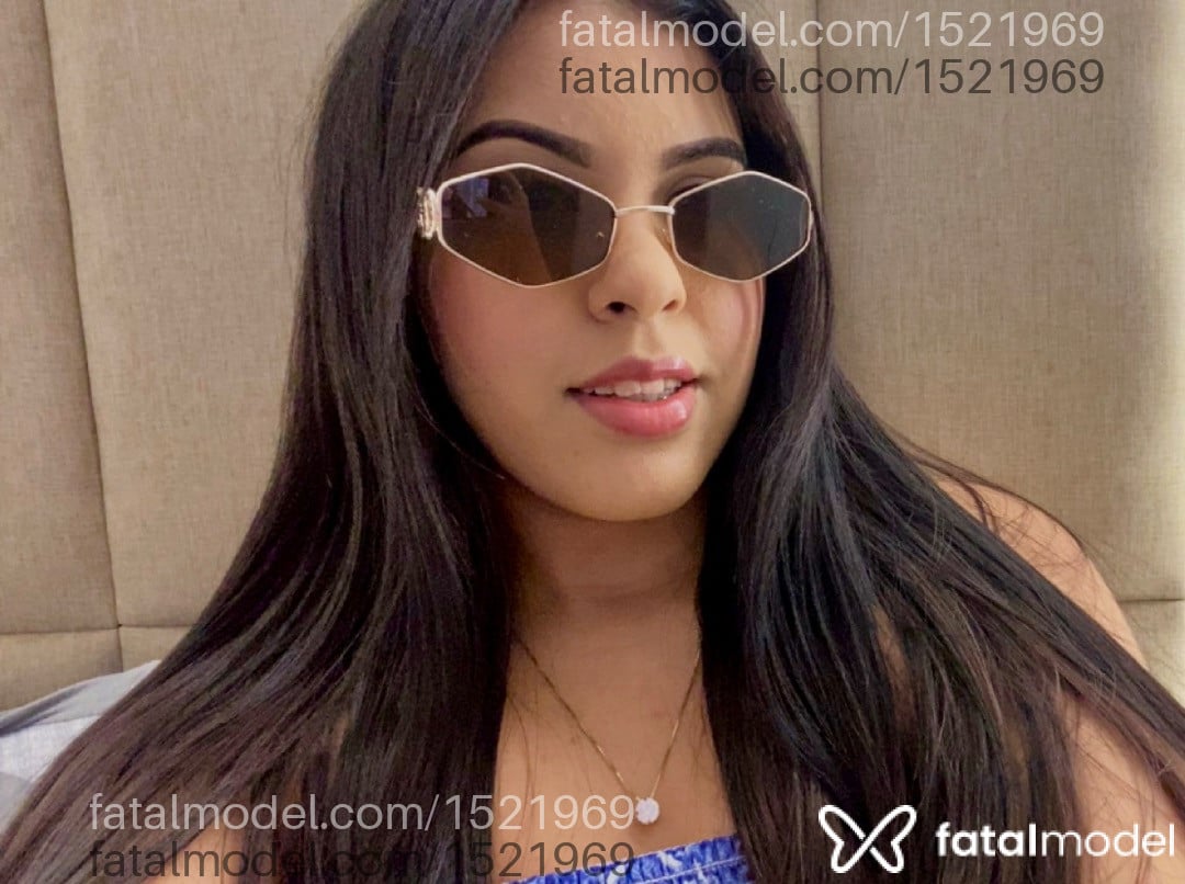 Acompanhante mulher morena (o) de olhos pretos - Sara Aguiar