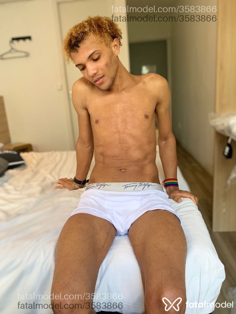 Acompanhante homem morena (o) de olhos pretos - Francyzs