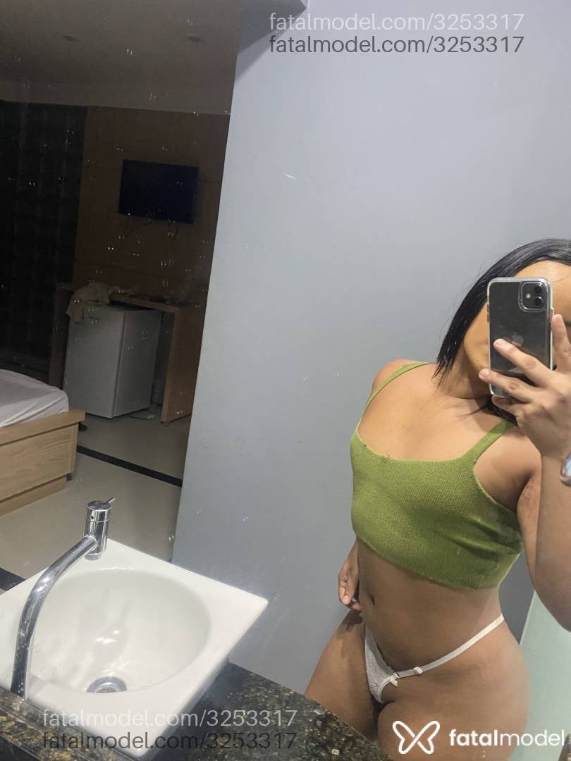Acompanhante mulher trans morena (o) de olhos pretos - Sabrinna
