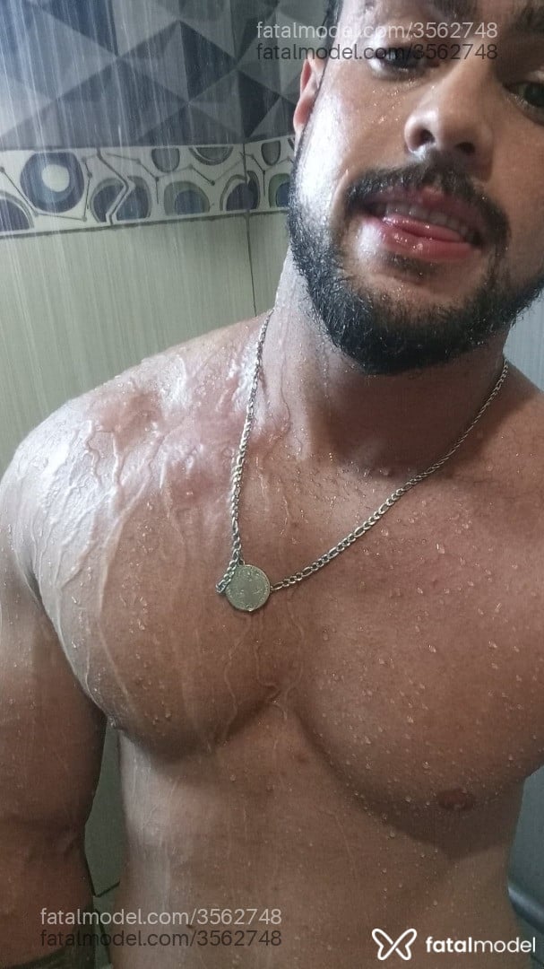 Acompanhante homem com cabelo castanho de olhos castanhos - Leandro