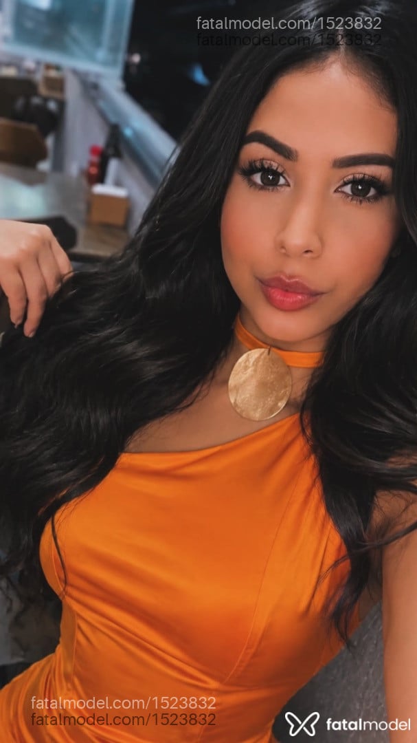 Acompanhante mulher morena (o) de olhos mel - Jeneffe