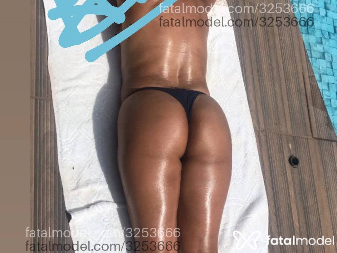 Acompanhante mulher com cabelo castanho de olhos mel - Ayla Karoline