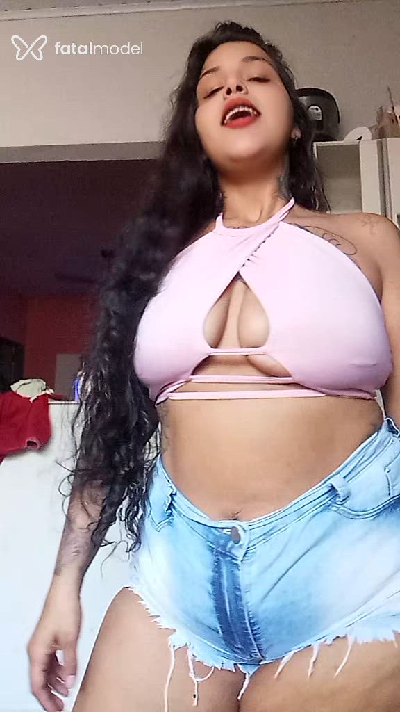 Acompanhante mulher morena (o) de olhos pretos - Camila Acompanhante mulher morena (o) de olhos pretos - Camila