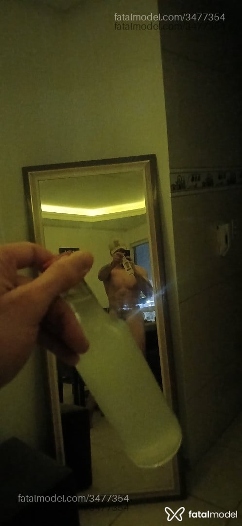 Acompanhante homem com cabelo castanho de olhos castanhos - Rafael
