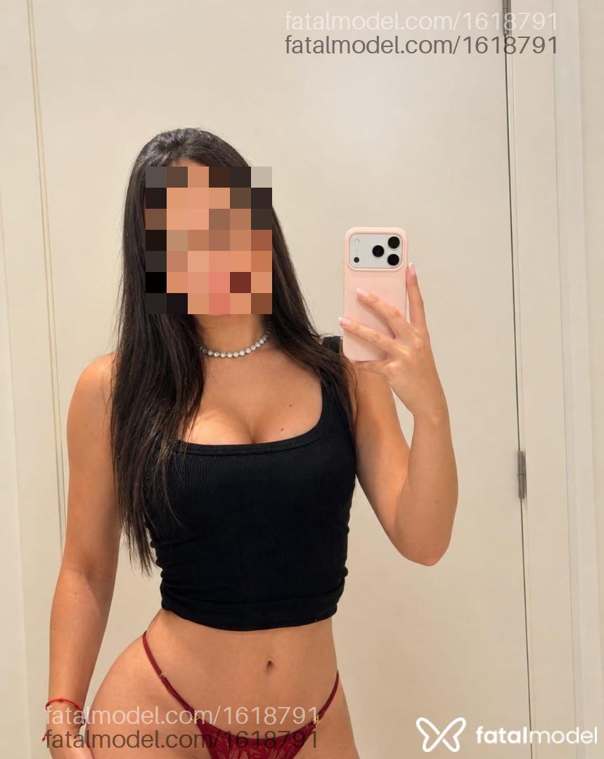 Acompanhante mulher com cabelo castanho de olhos castanhos - Bárbara